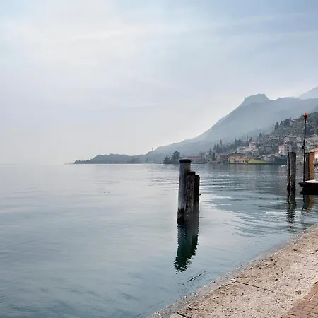 Gemhouse Rubino Garda Apartamento