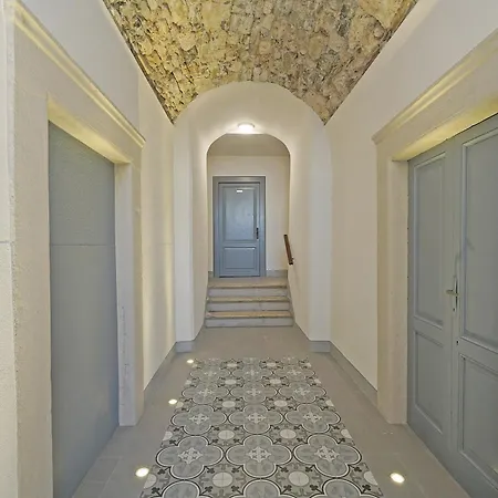 Gemhouse Rubino Garda גרגננו